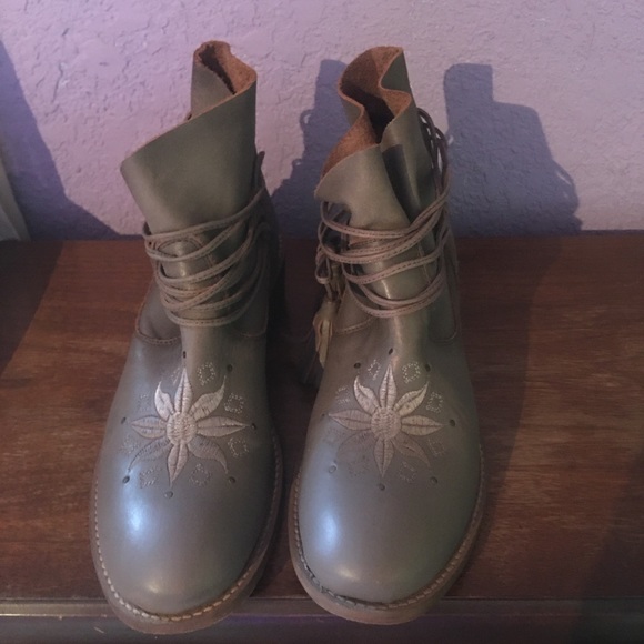 Taupe Lace-up Fringe Booties - Picture 3 of 6